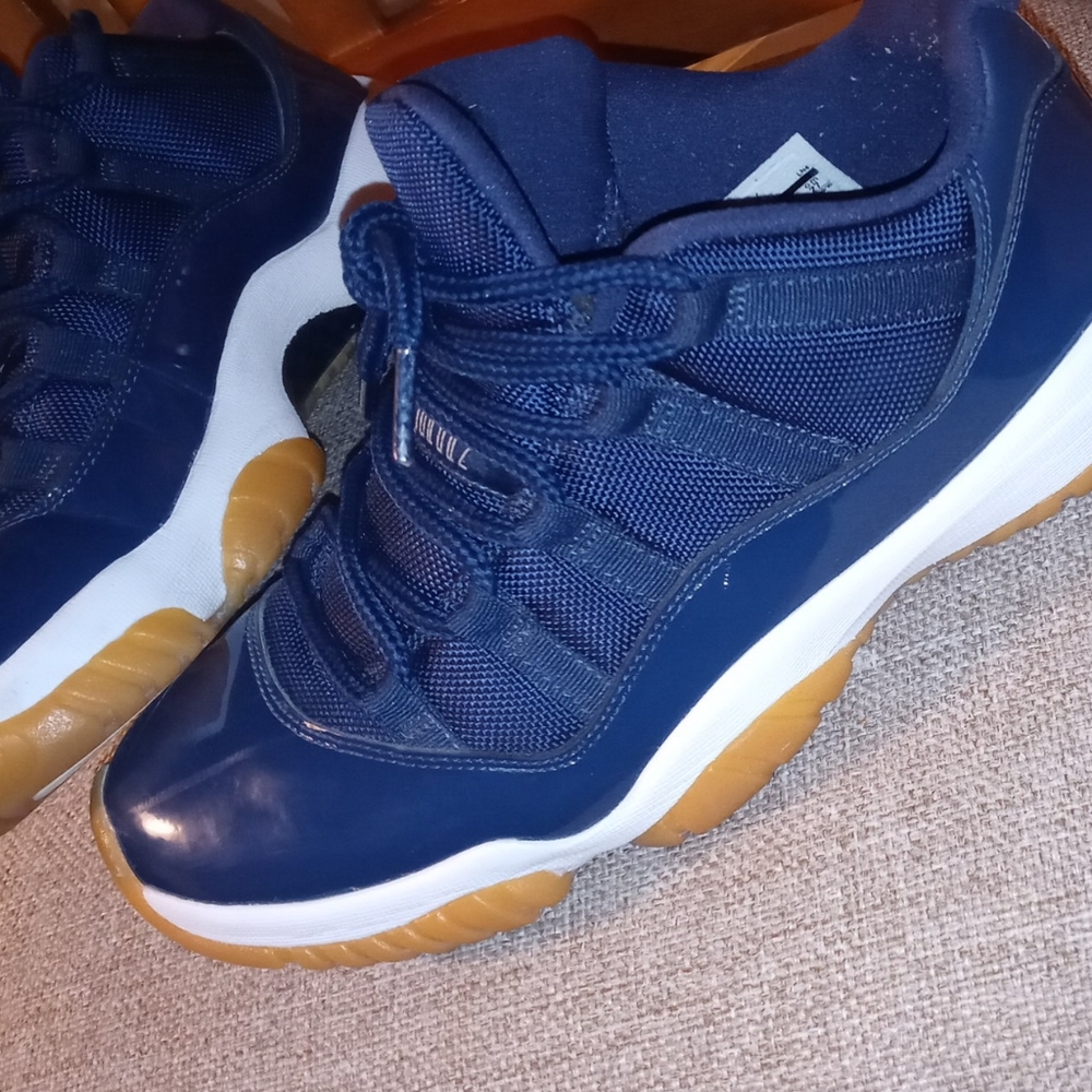 Jordans bred 11s